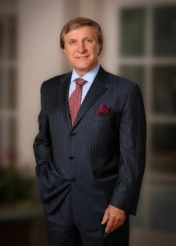Portrait of Dr. Rod Rohrich